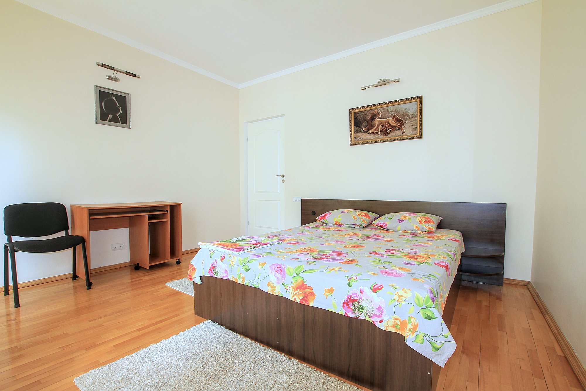 Downtown Lease este un apartament de 3 camere de inchiriat in Chisinau, Moldova