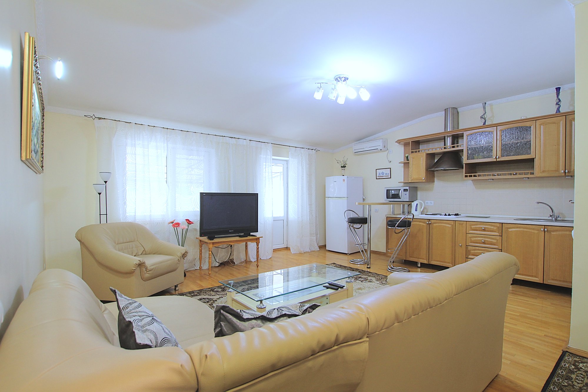 Large Central Apartment è un appartamento di 3 stanze in affitto a Chisinau, Moldova