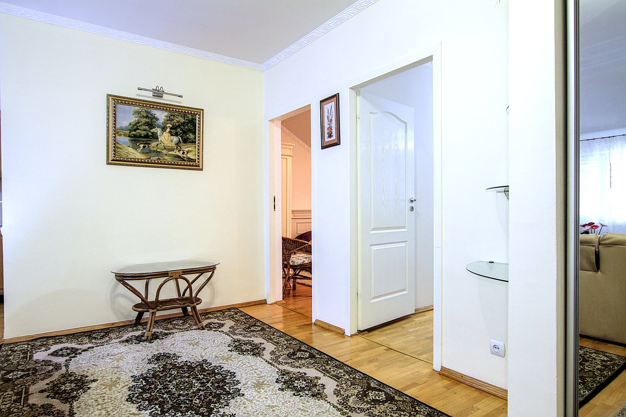 Large Central Apartment est un appartement de 3 pièces à louer à Chisinau, Moldova