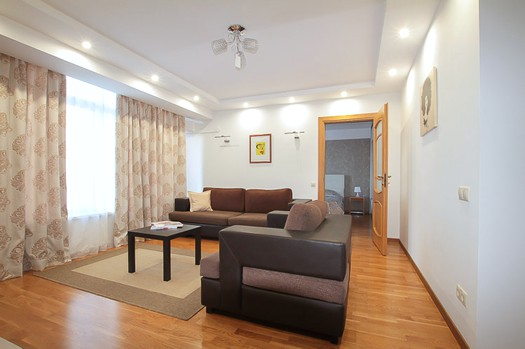 Долгосрочная аренда в Кишиневе: 3 комнаты, 2 спальни, 72 m²