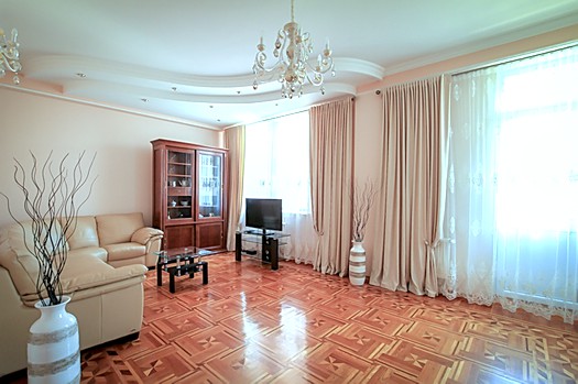Элитная аренда в элитном доме в центре Кишинева: 3 комнаты, 2 спальни, 120 m²